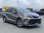 Toyota Sienna XLE AWD