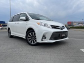 Toyota Sienna XLE AWD