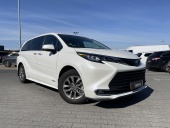 Toyota Sienna XLE Hybrid AWD
