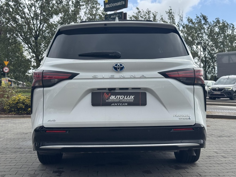Toyota Sienna Platinum AWD