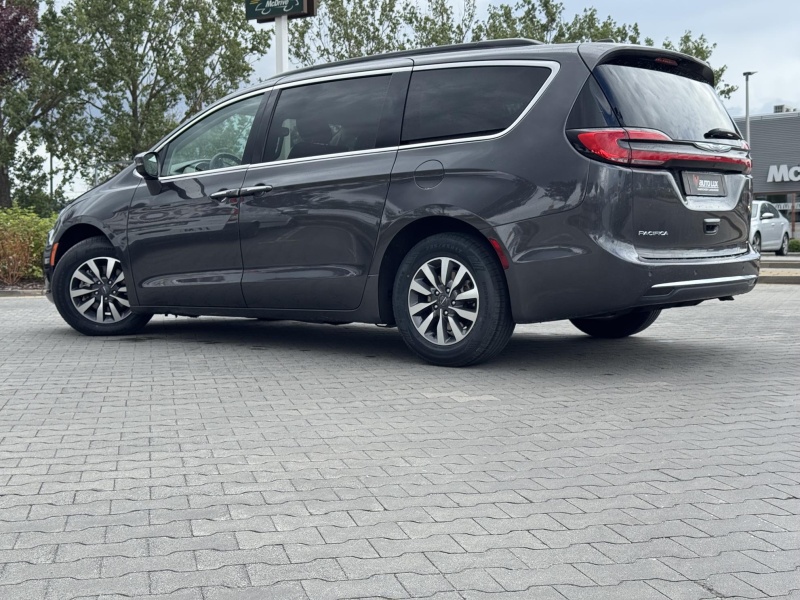 Chrysler Pacifica Touring L